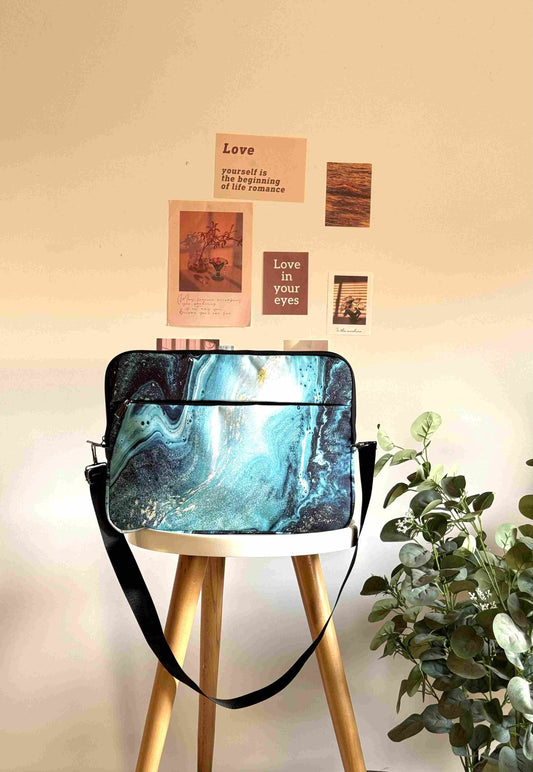 Sea waves laptop sleeve