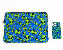Load image into Gallery viewer, Aliens Laptop Sleeves - Qcase Store | Everyday Case
